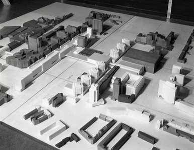 402208 Afbeelding van een maquette voor de renovatie van het Stationsgebied te Utrecht ('Utrecht City Projekt'), met ...